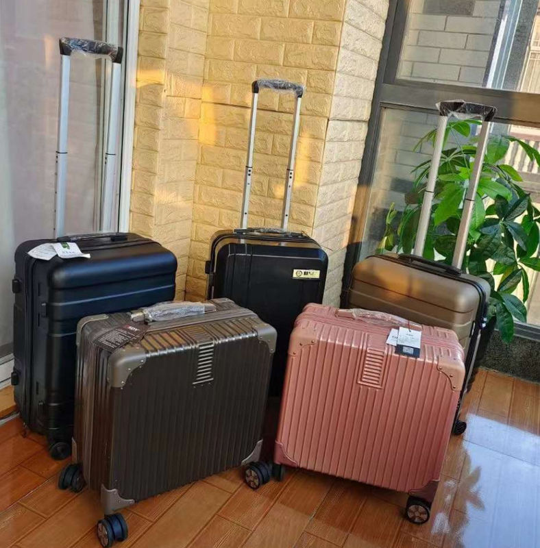 Набор багажа 3 шт. ABS Набор багажа с спиннерными колесами TSA Lock Легкий прочный семейный чемодан