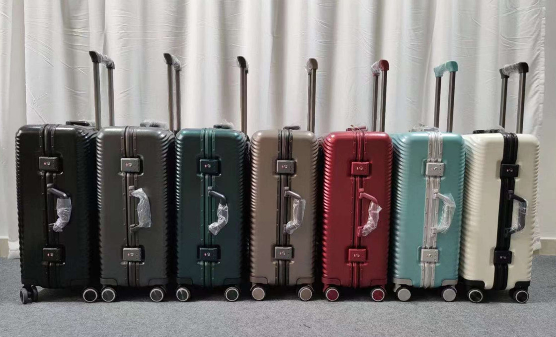 Умный багаж с мягкой ручкой 20'24'28 Троллейбусный чемодан De Voyage с колесами